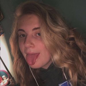 Meet your Posher, Alexus